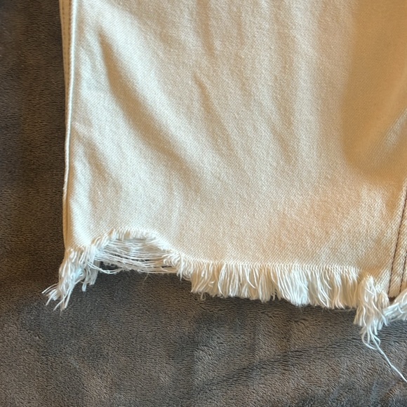 Shorts - Picture 2 of 7